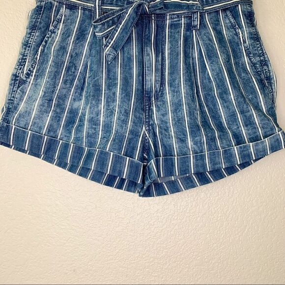 American Eagle NWT Size 4 Blue Super High-Waisted Striped Paperbag Short - Picture 5 of 14